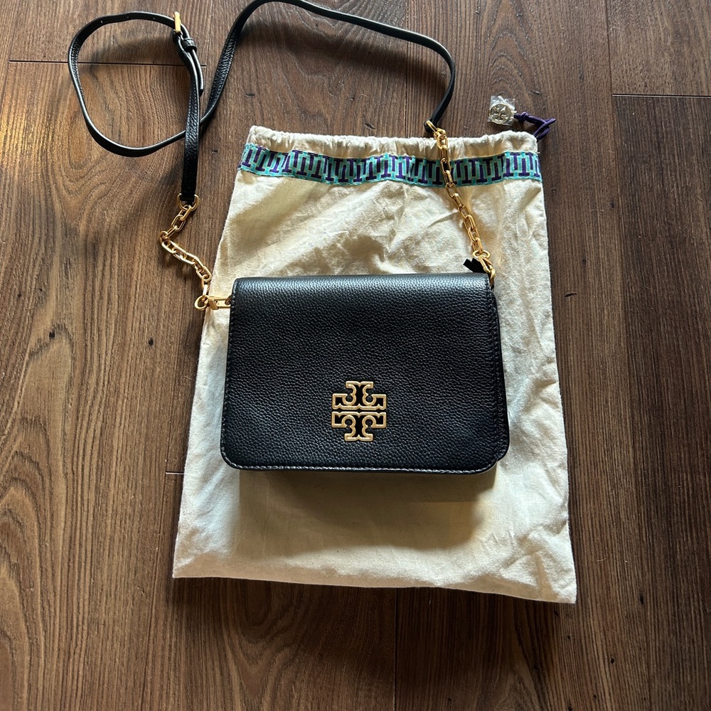 Tory Burch Black and Gold Crossbody Bag with Chic Metallic Details